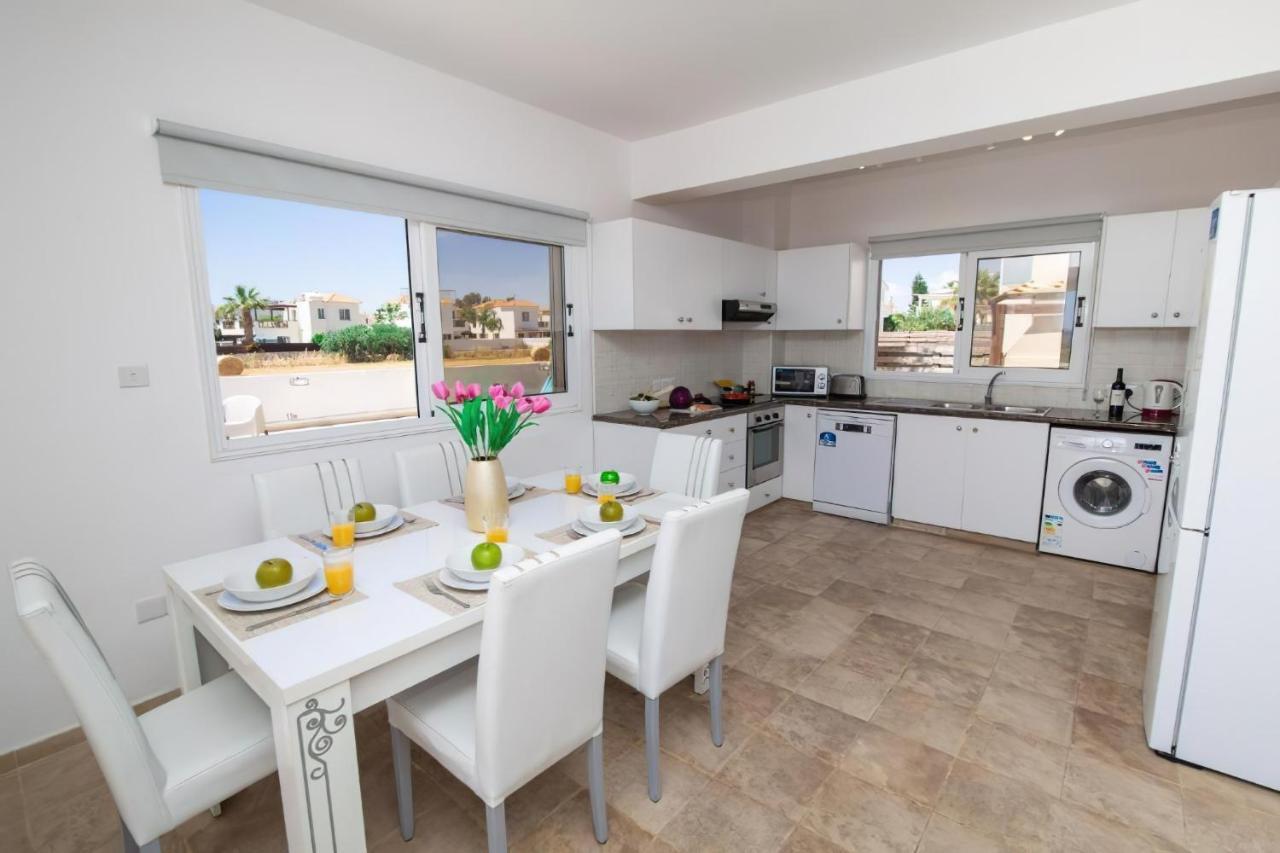 Villa suncity Boutique Beachfront Ayía Nápa Extérieur photo