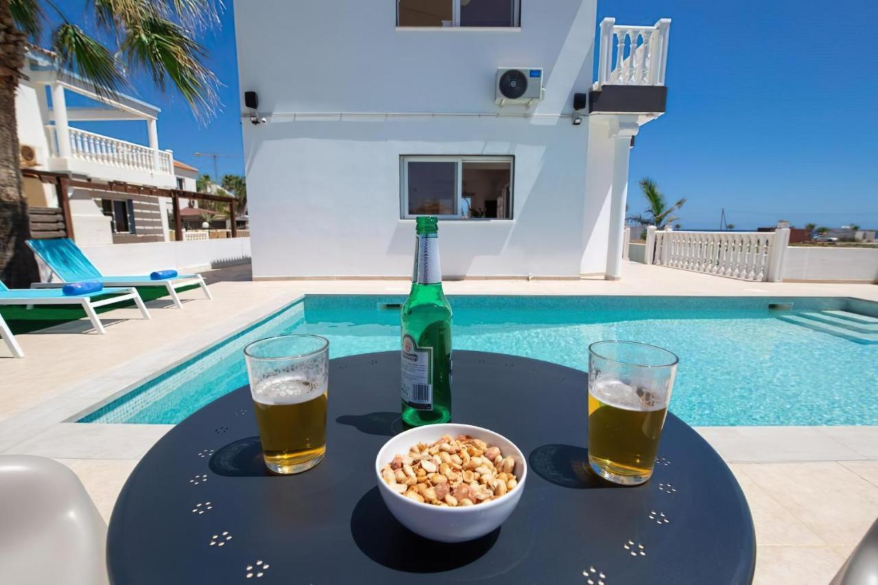 Villa suncity Boutique Beachfront Ayía Nápa Extérieur photo